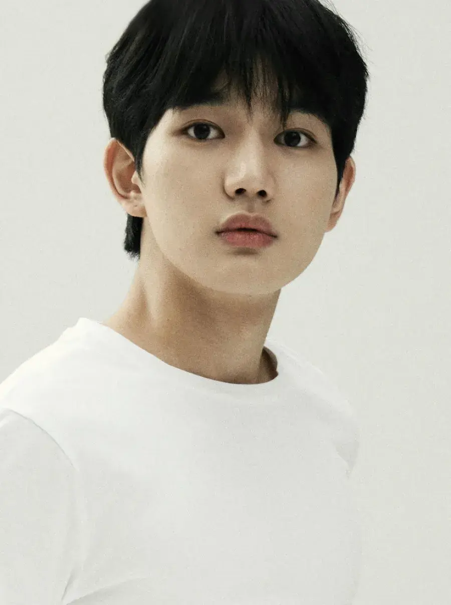 بیوگرافی Yoon Sang Hyeon