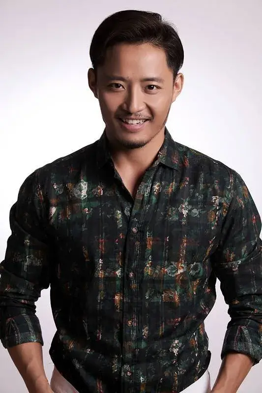 بیوگرافی Hou Jun Jie