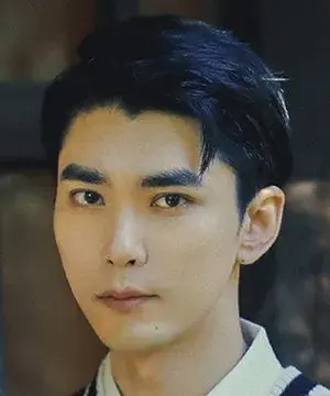 بیوگرافی Li Bo