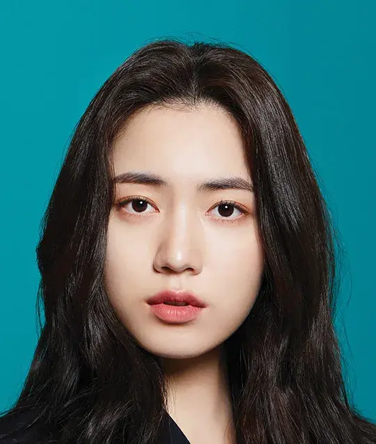 بیوگرافی Ryu Hwa Young
