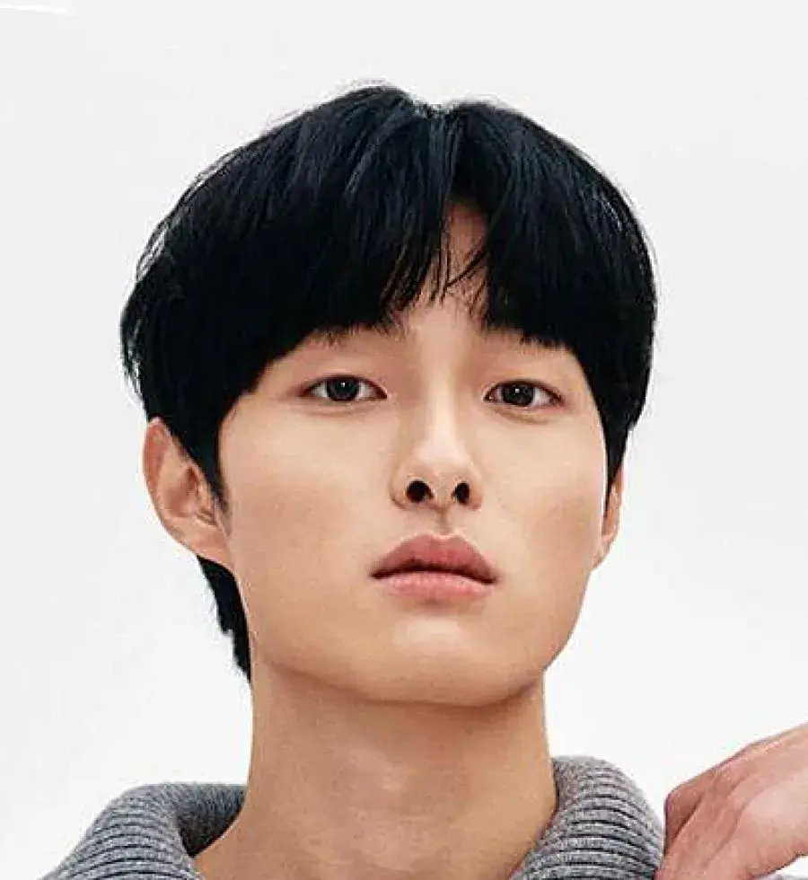 بیوگرافی Yoon Chan Young