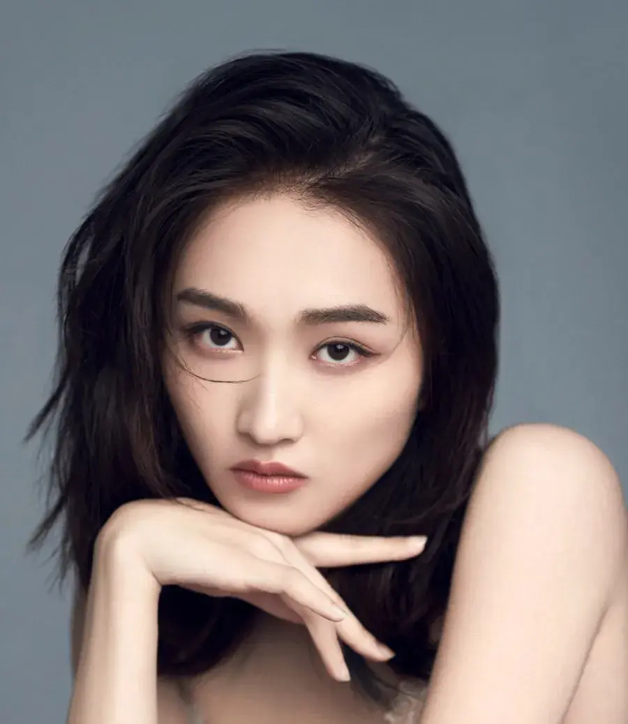 بیوگرافی Wang Yi Fei