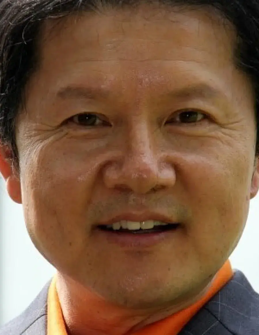 بیوگرافی Lee Kyung Young