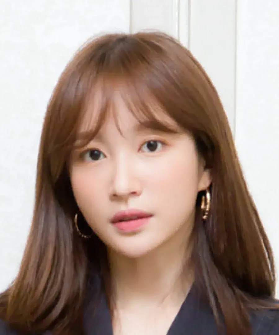 بیوگرافی Ahn Hee Yeon