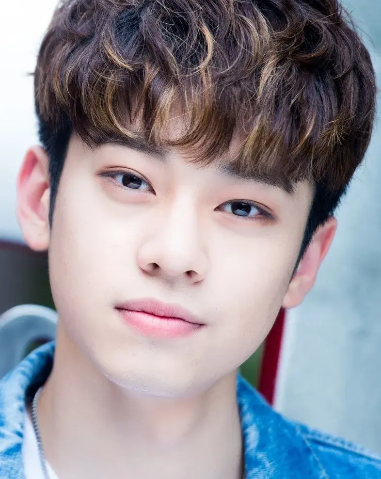 بیوگرافی Kim Dong Hyun