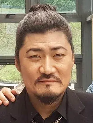 بیوگرافی Joo Myung Chul