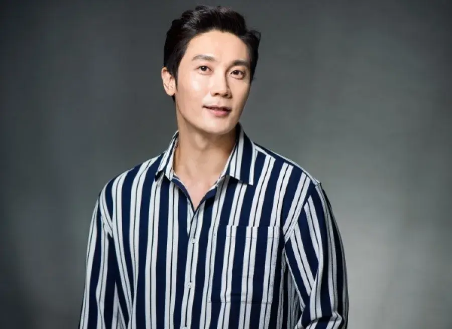 بیوگرافی Kim Woo Hyung