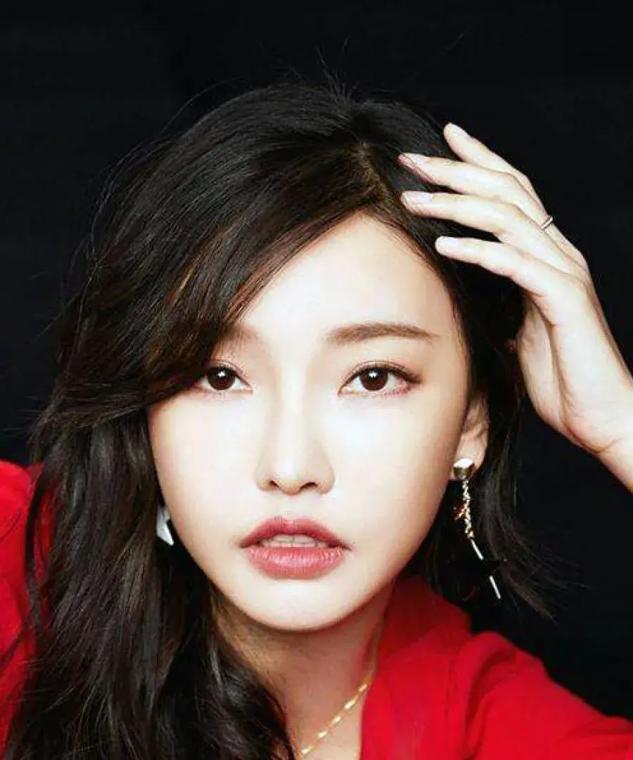 بیوگرافی Tong Fei