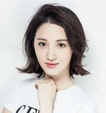 بیوگرافی Yang Yi