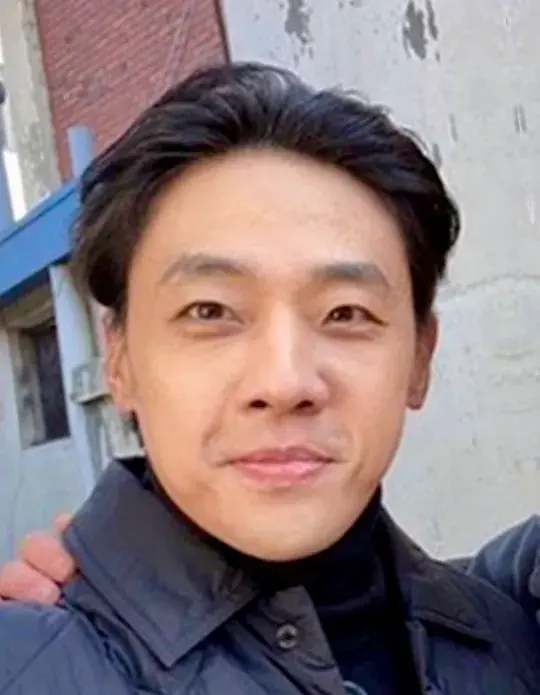 بیوگرافی Yoon Sang Hoon