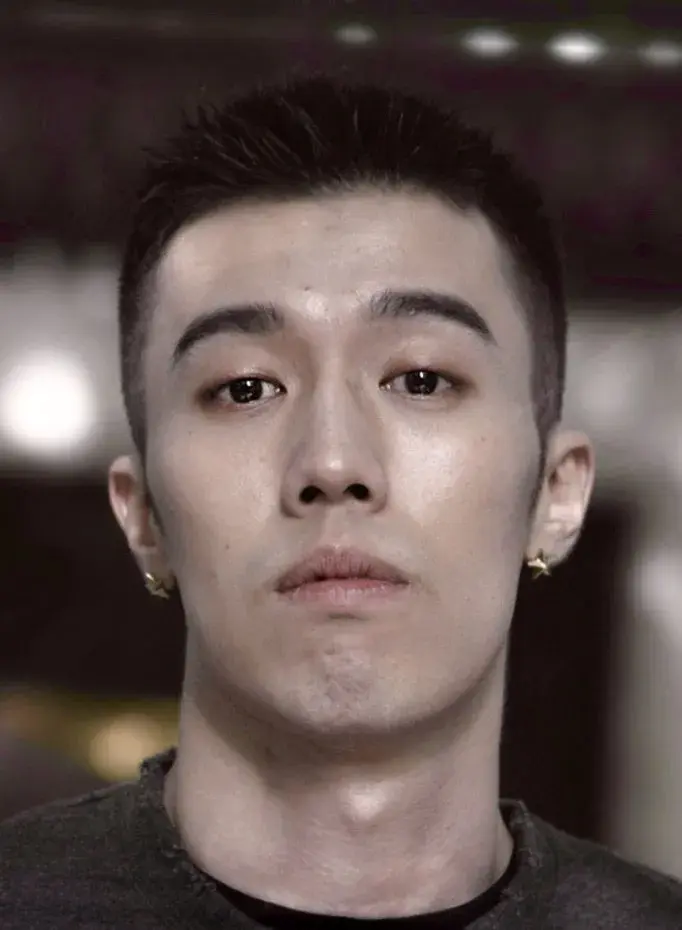 بیوگرافی Zhou You