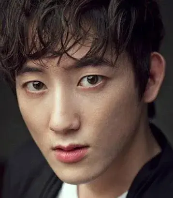 بیوگرافی Kang Eun Woo