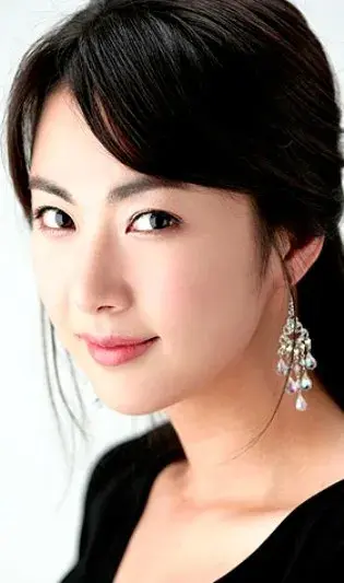 بیوگرافی Kim Yoon Kyung