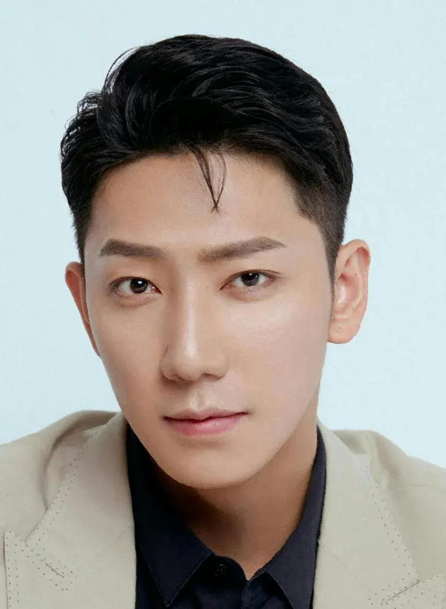 بیوگرافی Liang Jun Sen