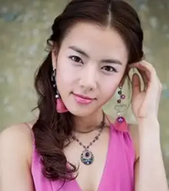 بیوگرافی Lee Do Hyun