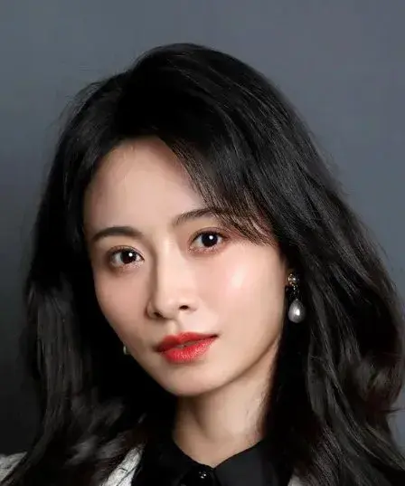 بیوگرافی Ding Yu