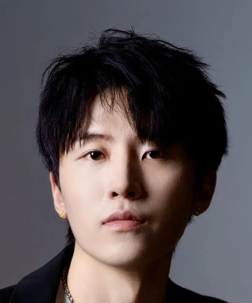 بیوگرافی Liu Yi Long