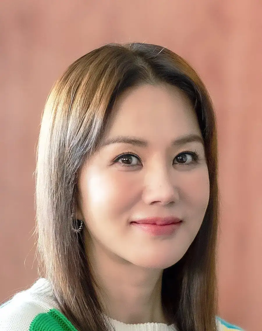 بیوگرافی Uhm Jung Hwa