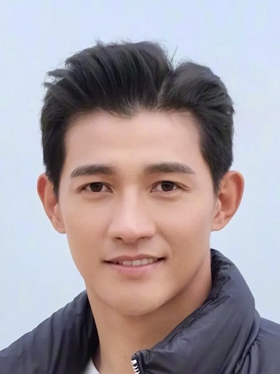 بیوگرافی Li Zi Feng