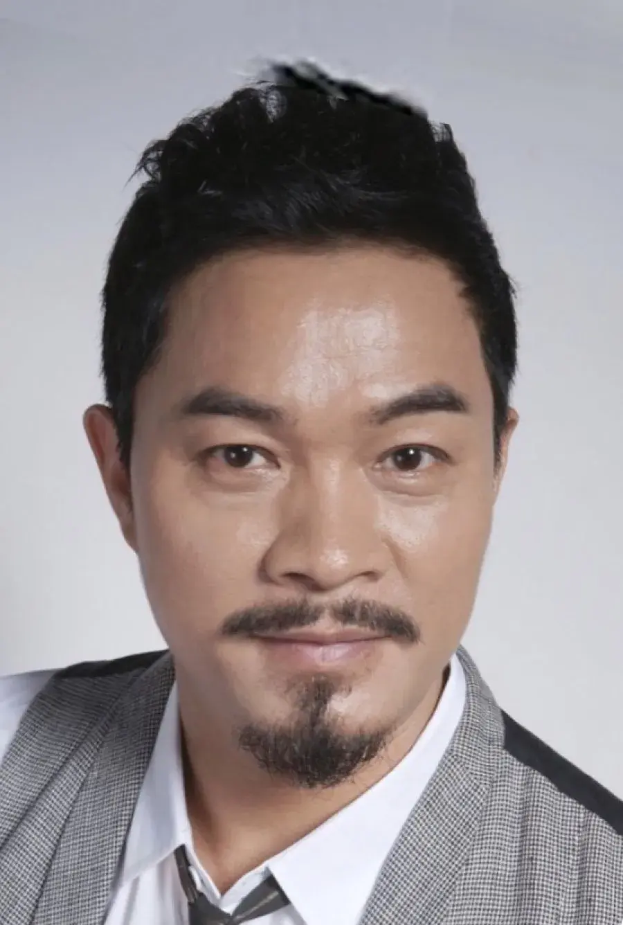 بیوگرافی  Li Yiu Ging 