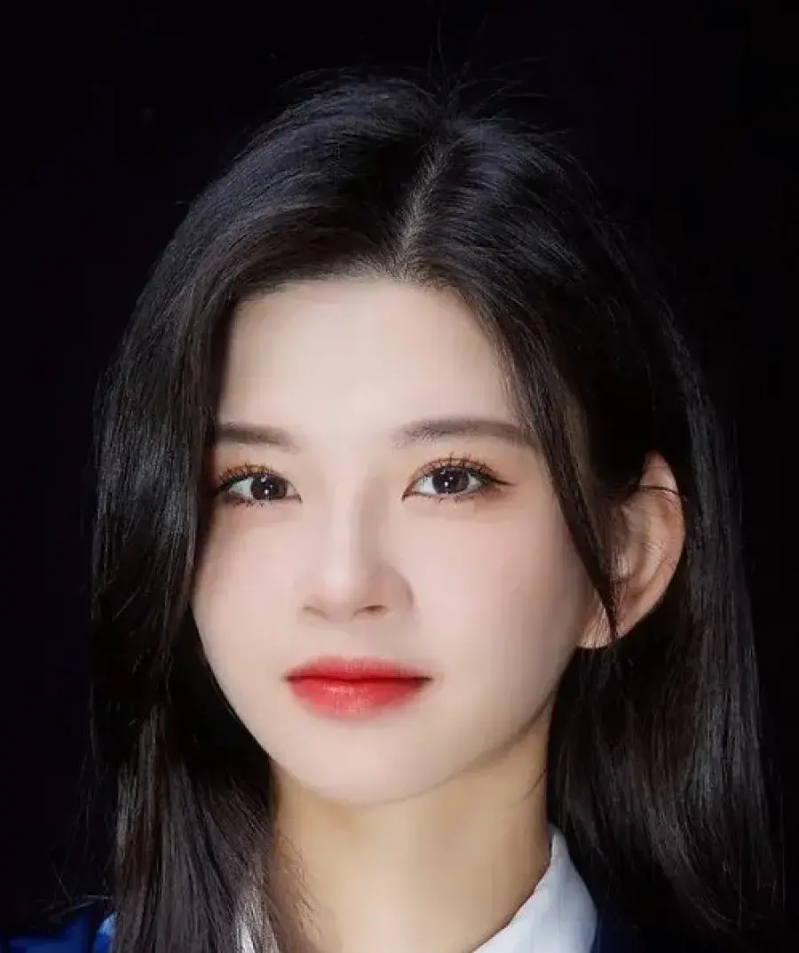 بیوگرافی Lin Si Yi