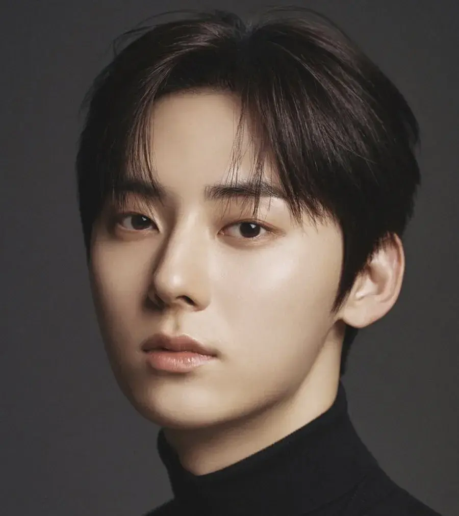بیوگرافی Hwang Min Hyun