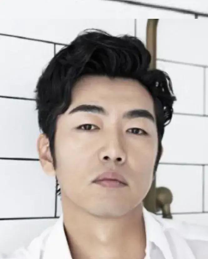 بیوگرافی Lee Jong Hyuk