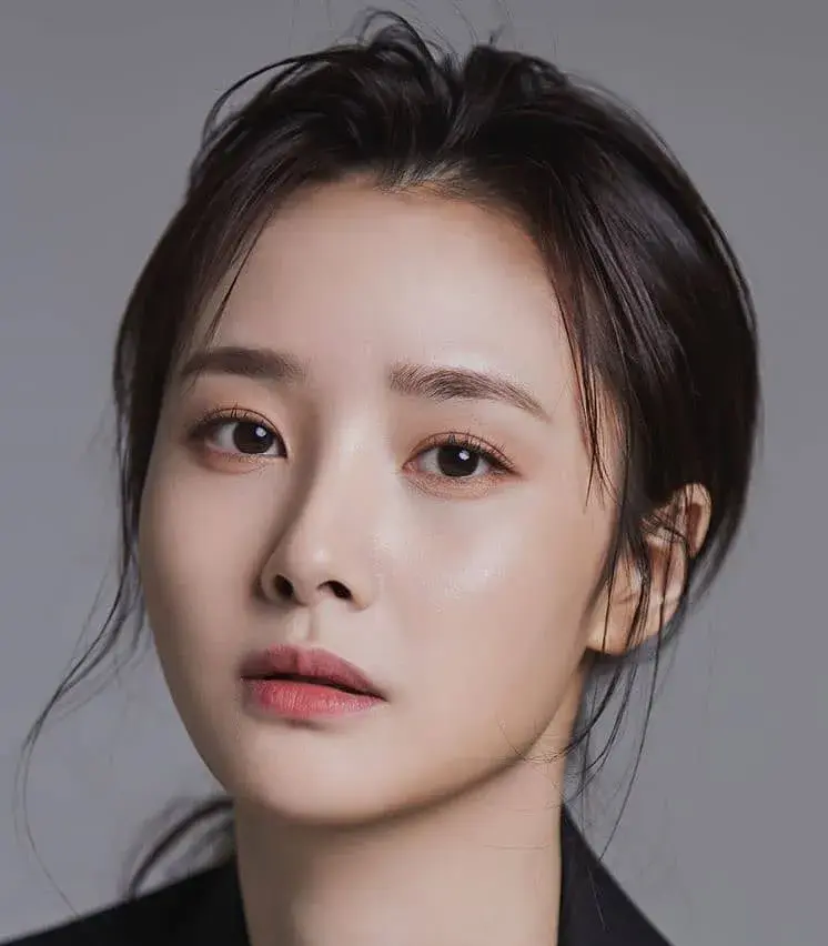 بیوگرافی Bae Woo Hee