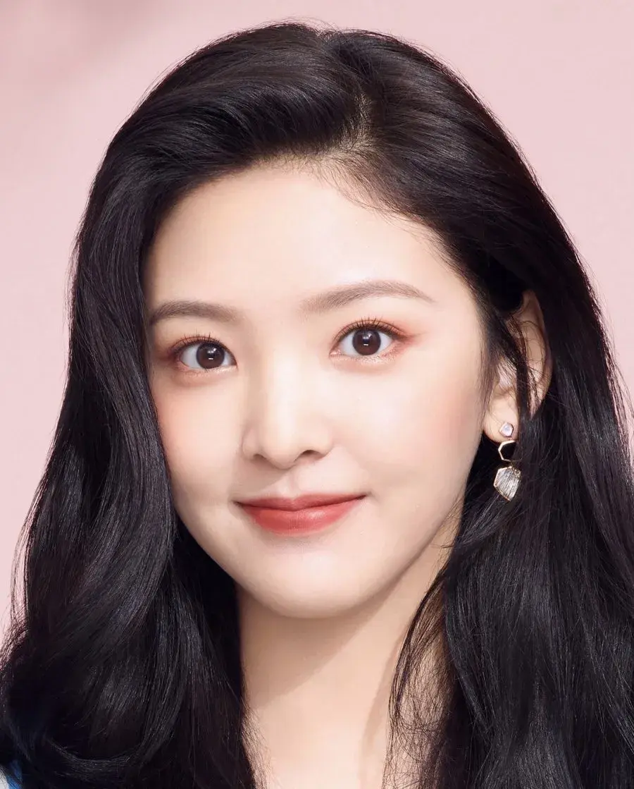 بیوگرافی Zhang Ruo Nan