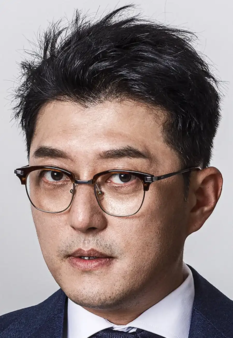 بیوگرافی Lee Ho Young