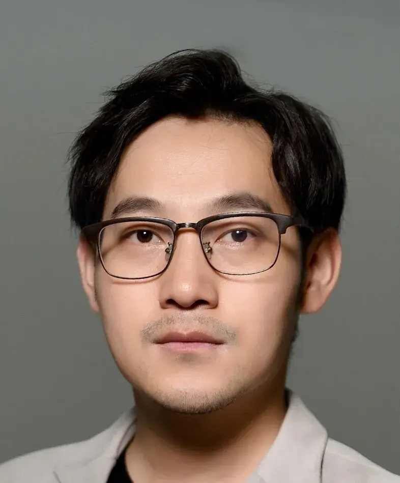 بیوگرافی Zhang Li Wei