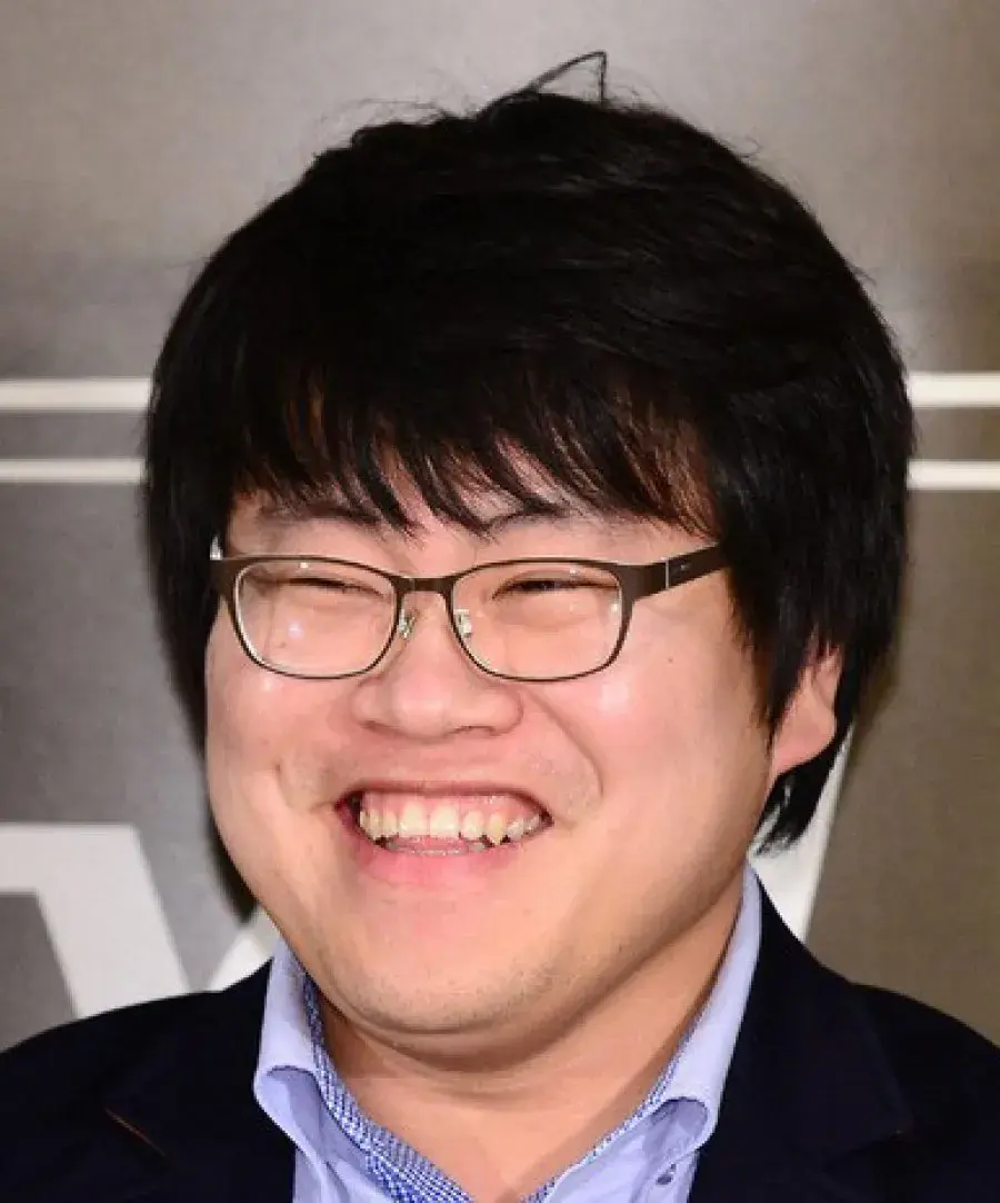بیوگرافی Yoo Hak Chan