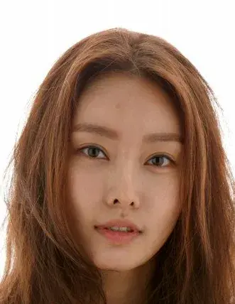 بیوگرافی Lee Do Ah