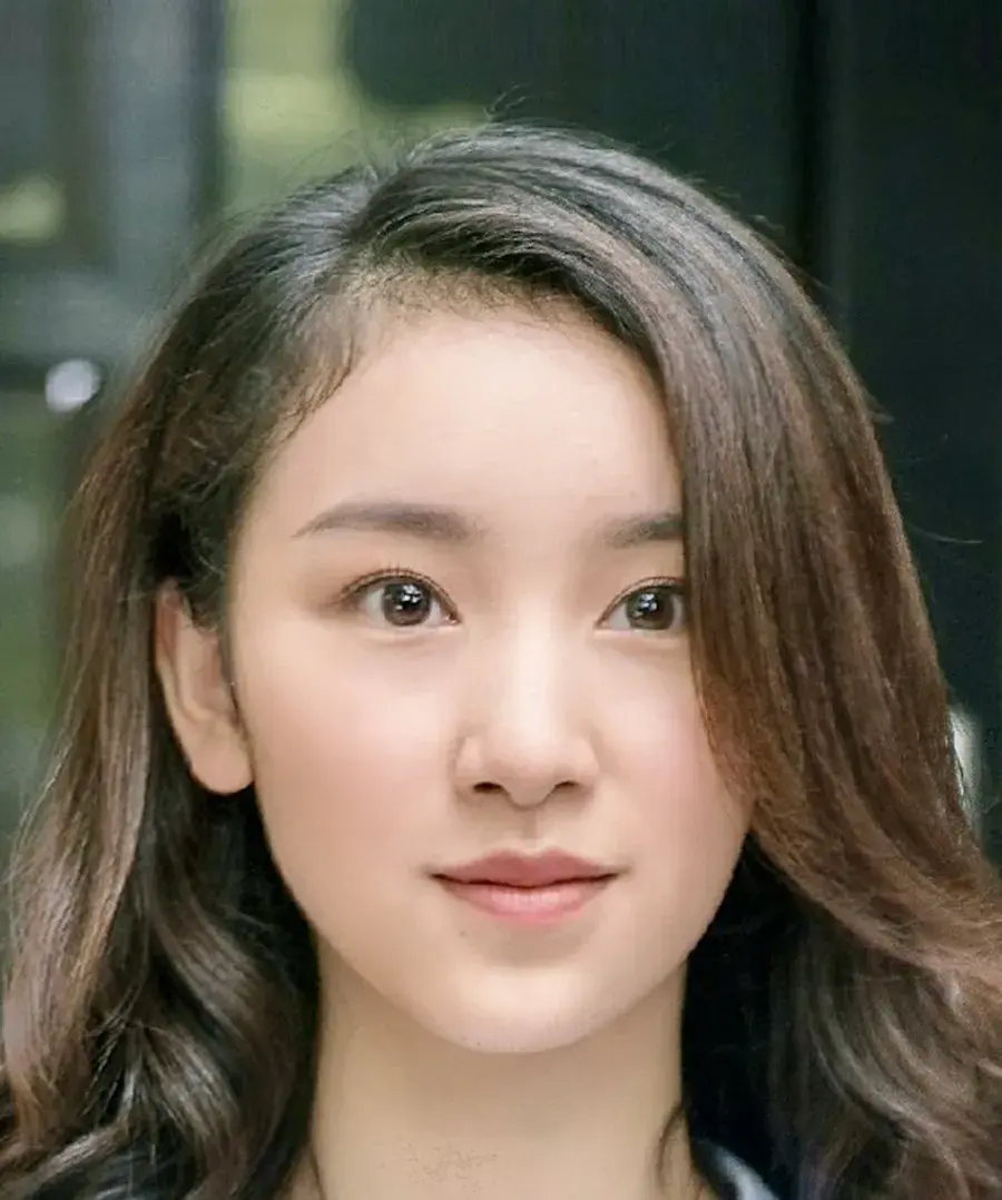 بیوگرافی Zhang Ling Yi
