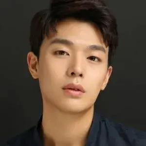 بیوگرافی Jung Jun Hwan