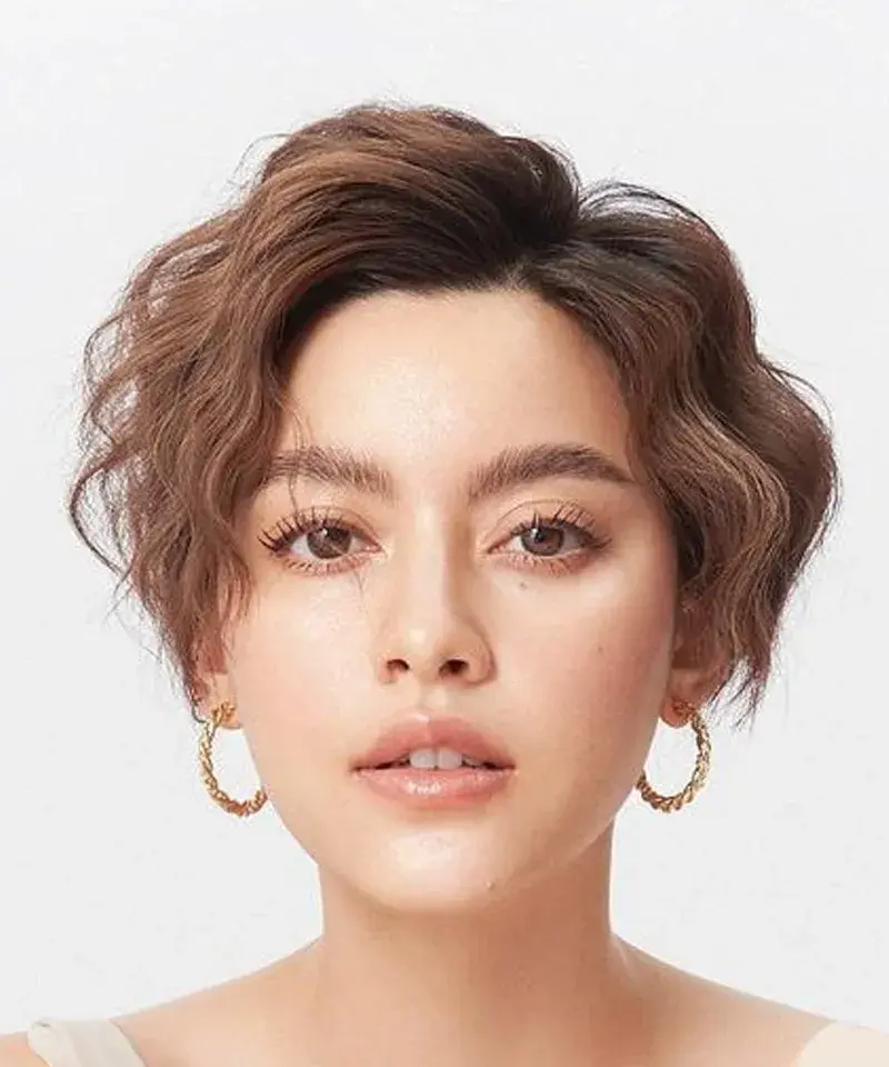 بیوگرافی McClory Chanya