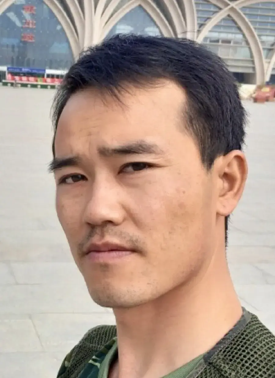 بیوگرافی  Yi Guo Qiang