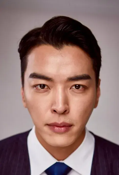 بیوگرافی Lee Woo Joo