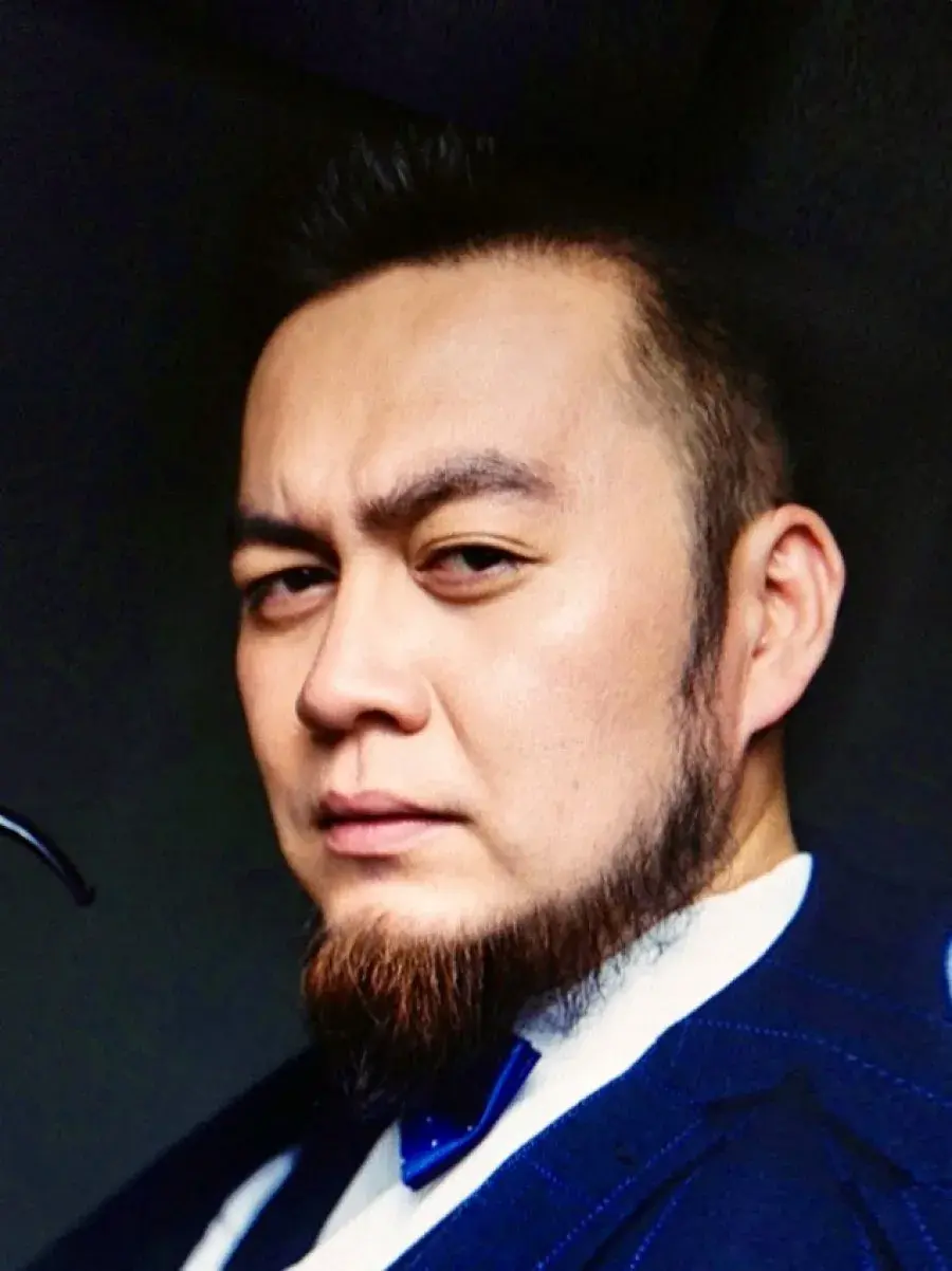 بیوگرافی Han Yan Da