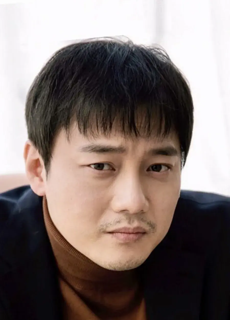بیوگرافی Kim Soo Hwan
