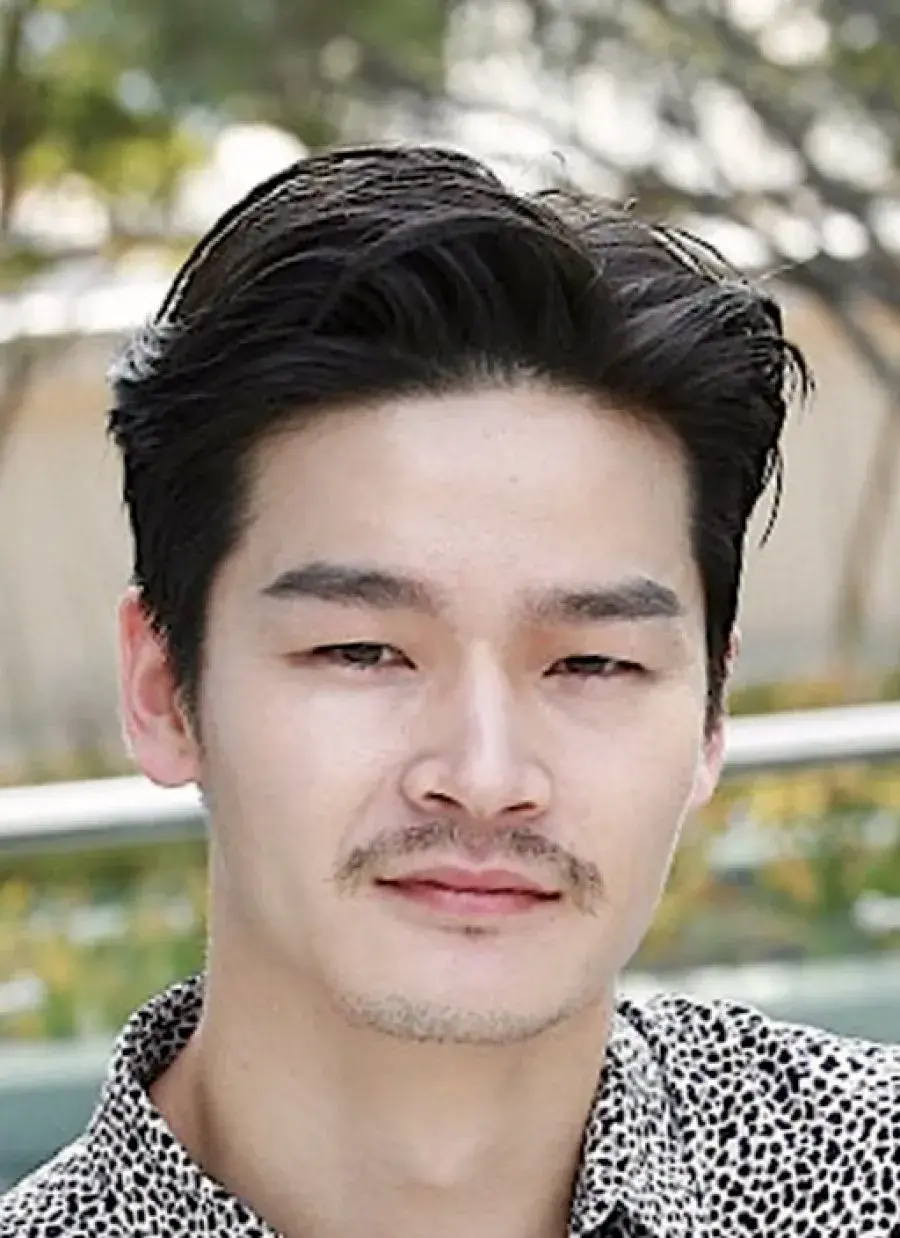 بیوگرافی Nam  Yeon Woo 
