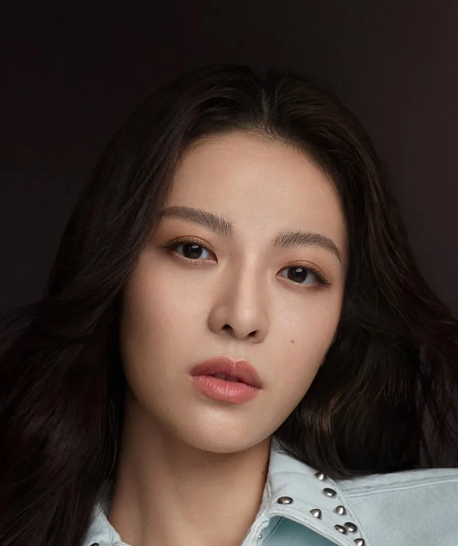 Zhong Elaine