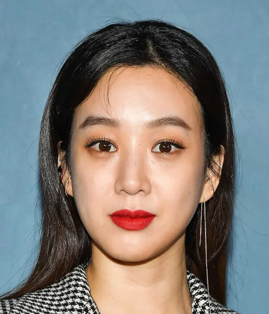بیوگرافی Jung Ryeo Won
