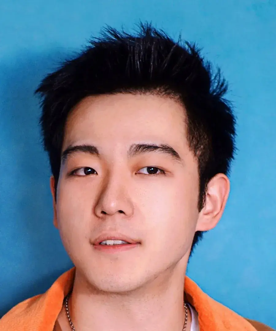 بیوگرافی Zhen Zi Qi