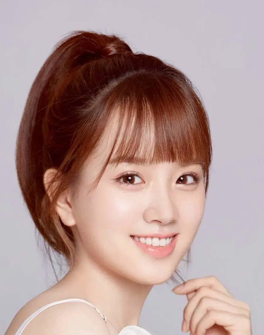 بیوگرافی Wu Qian Ying