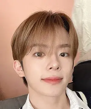 بیوگرافی Yoo Kang Min