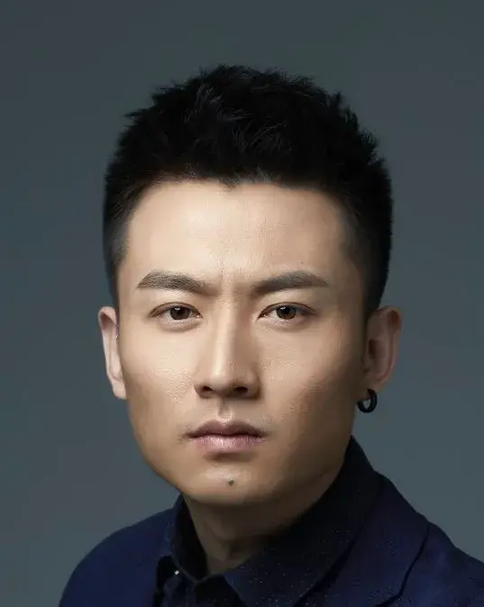 بیوگرافی Lu Guan Dong