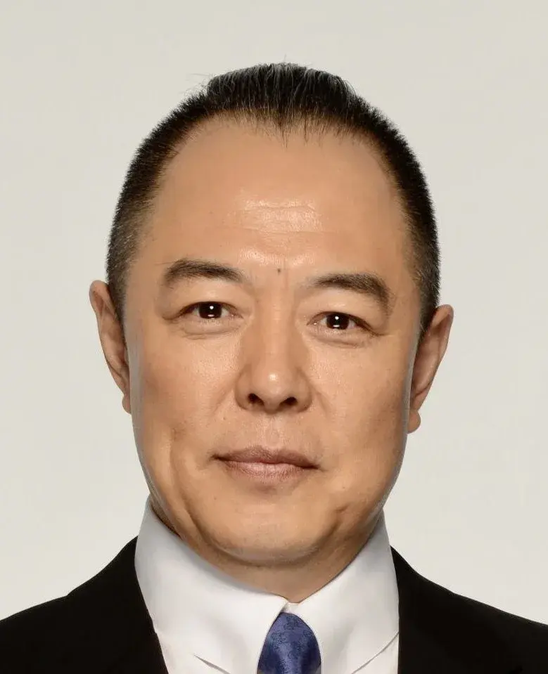 بیوگرافی Zhang Tie Lin