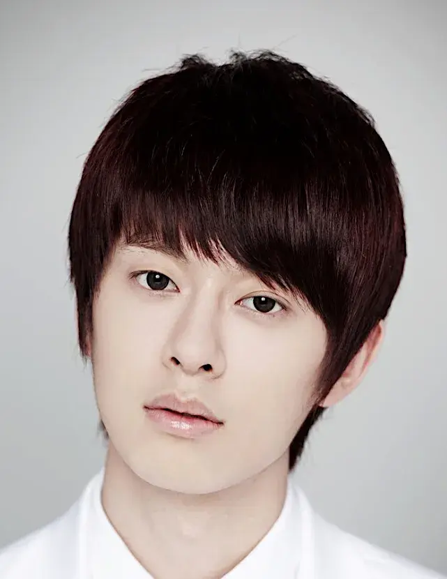 بیوگرافی Kim Dong Hyun