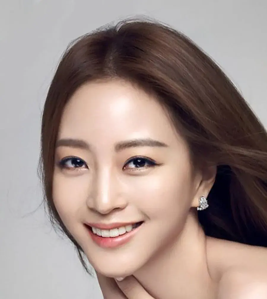 بیوگرافی Kim Ye Seul Yi